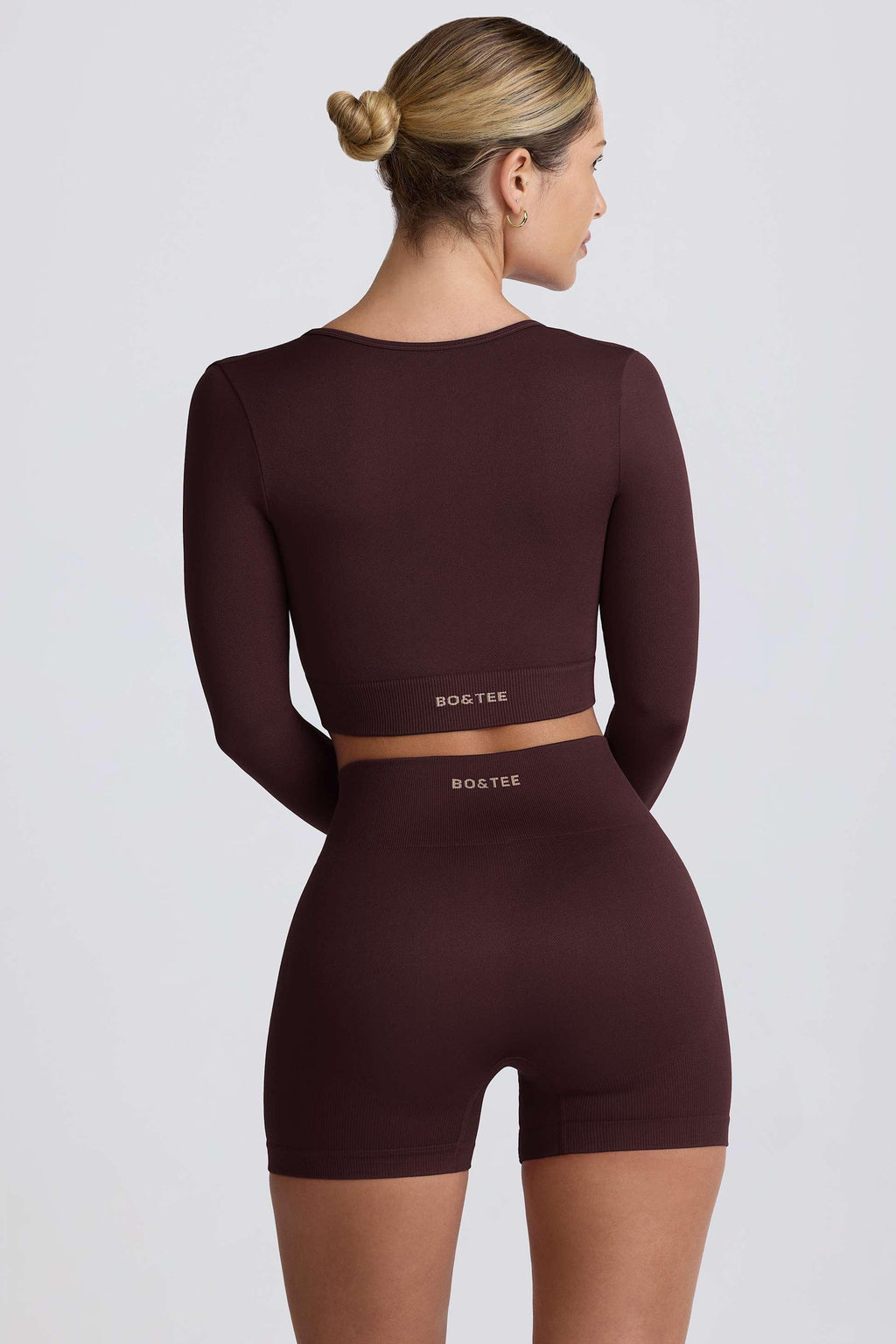 Super Sculpt Seamless Long-sleeve Crop Top In Chocolate