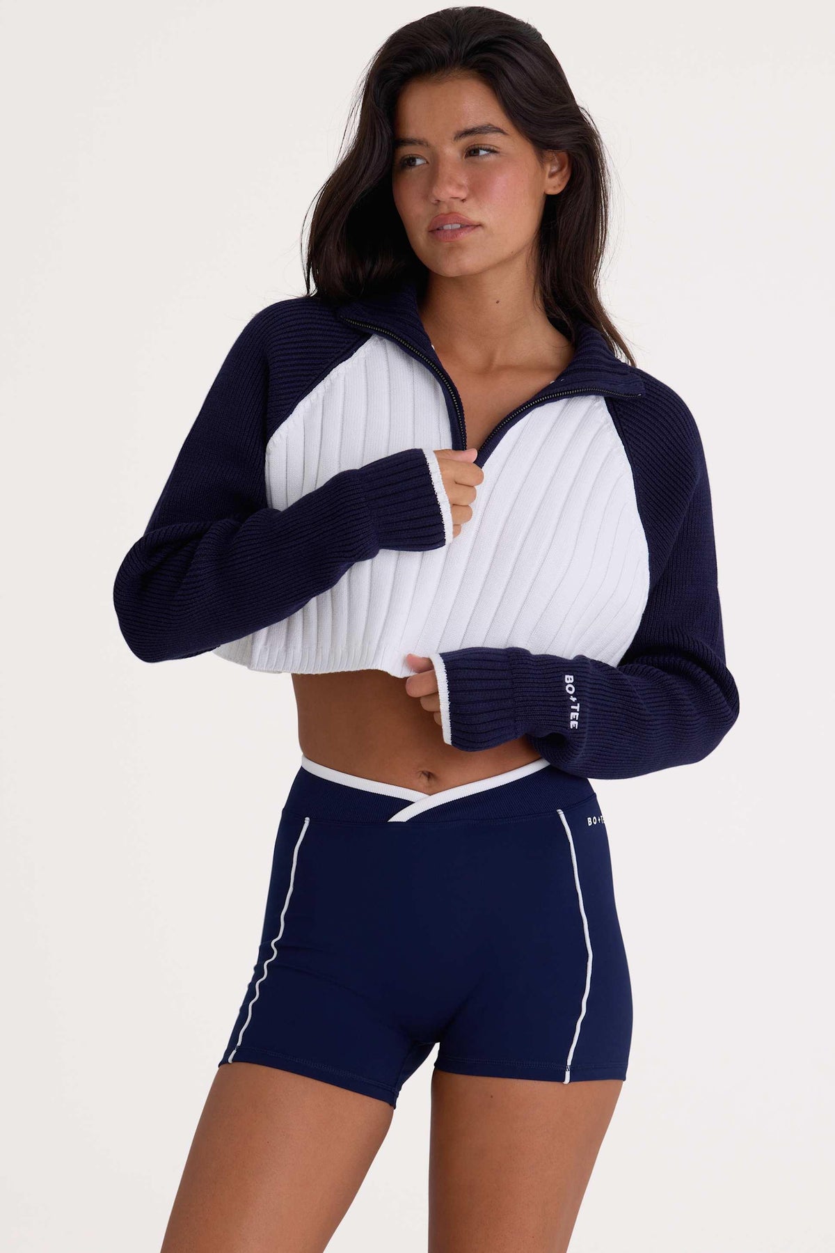 Ribbed Knit Quarter-zip Cropped Jumper In Midnight