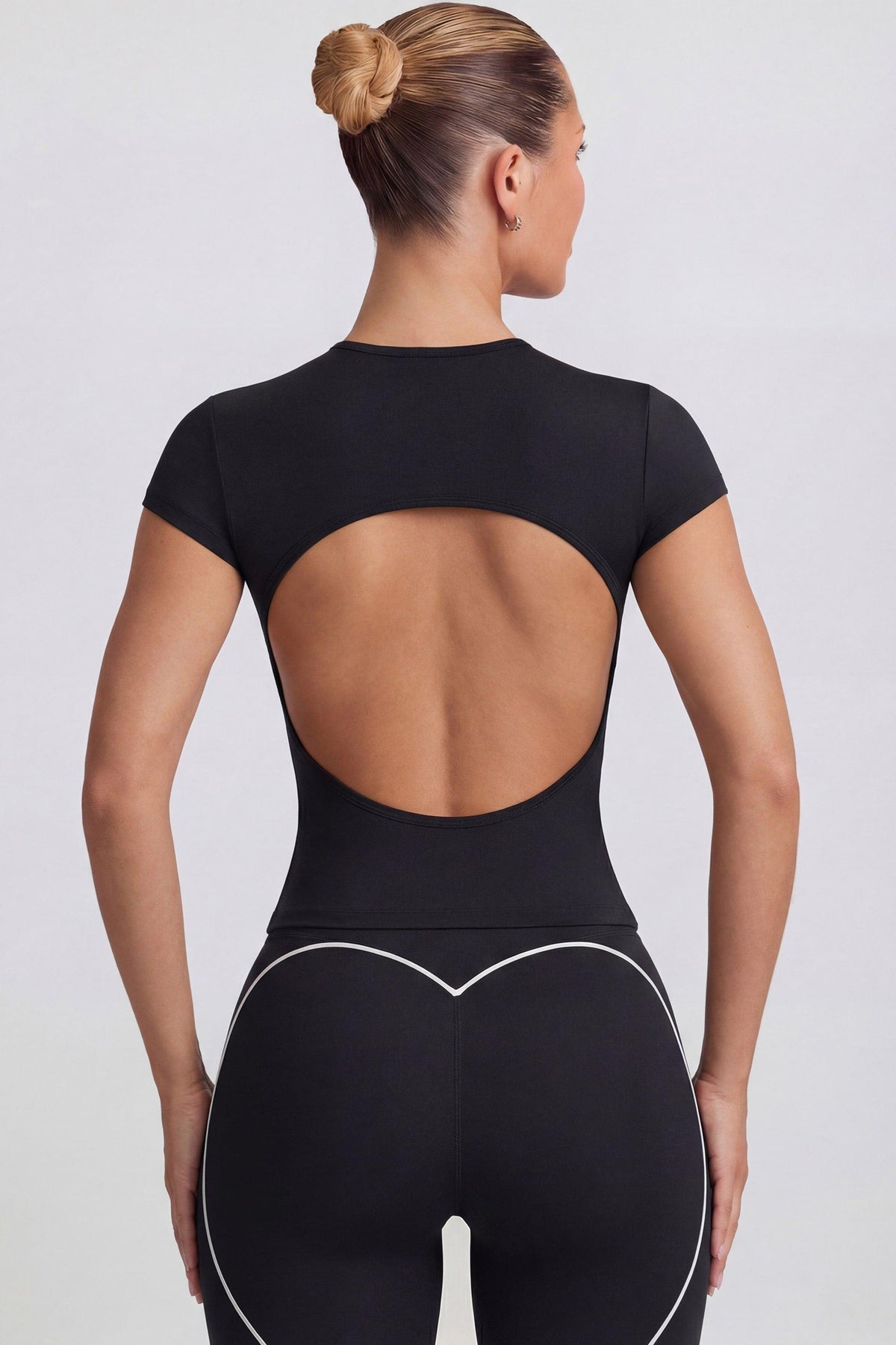 Cut-out Longline T-shirt In Black
