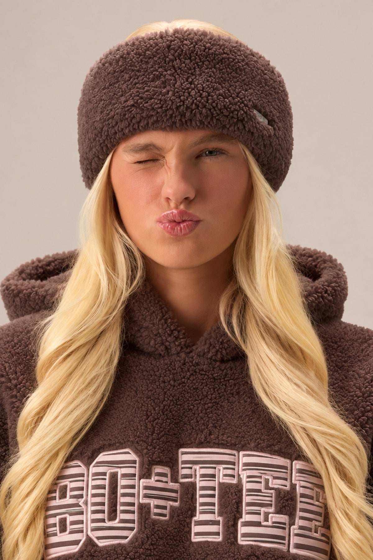 Teddy Fleece Headband In Chestnut