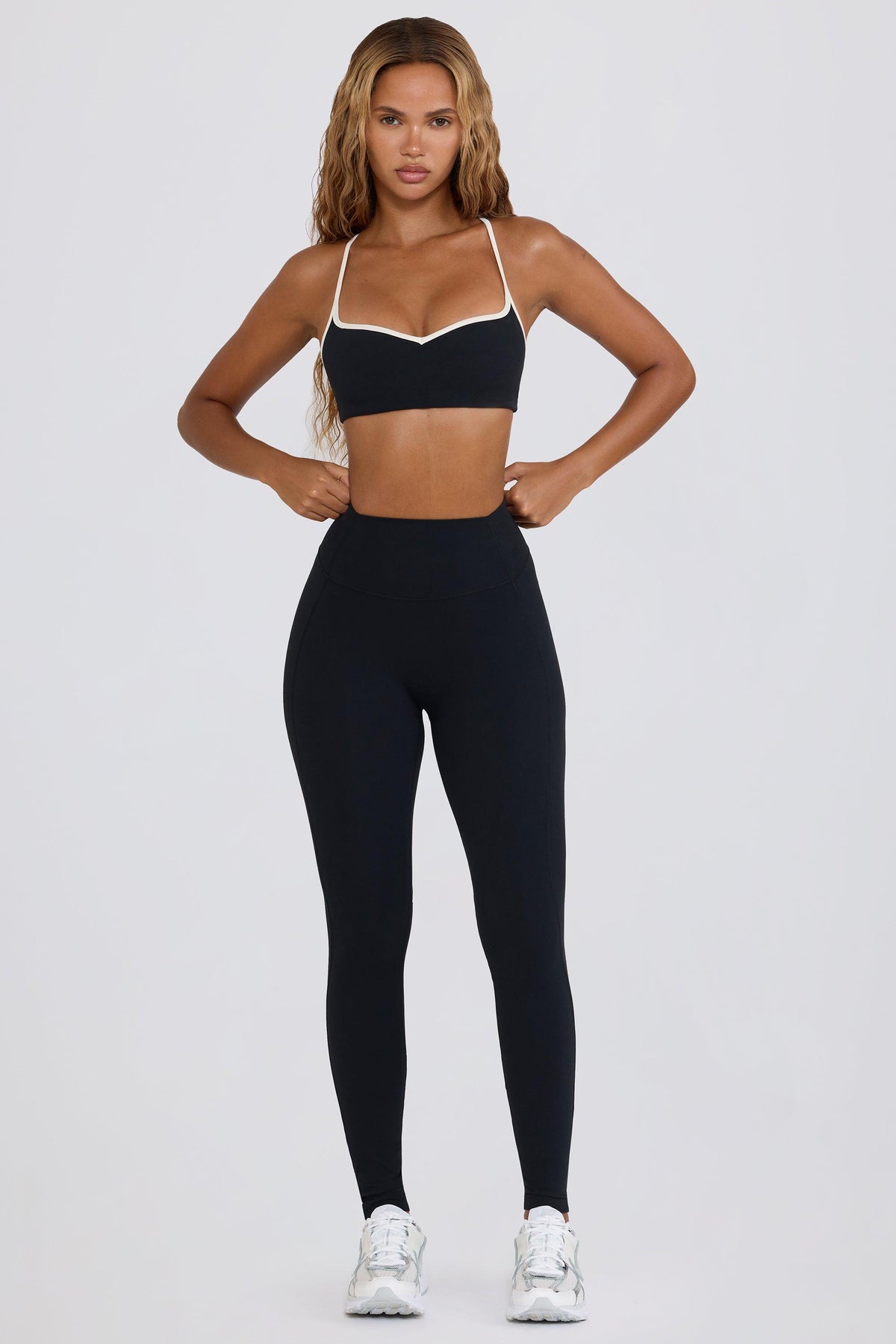 Soft Active Mid-rise Leggings In Black