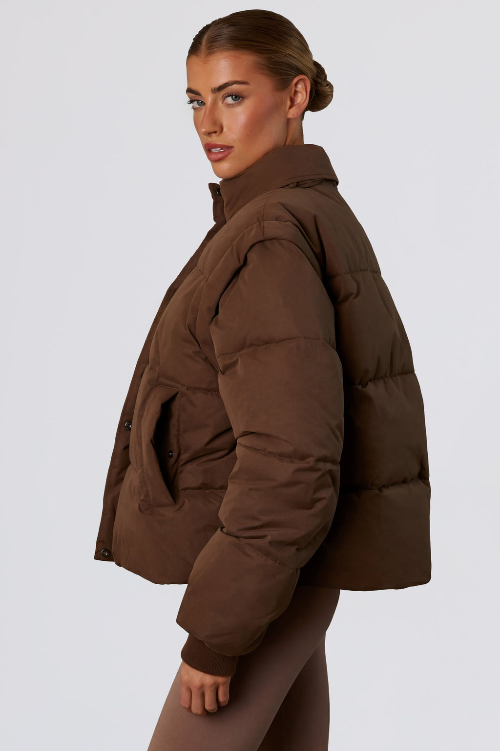 Cropped Puffer Jacket With Detachable Sleeves In Cocoa Brown