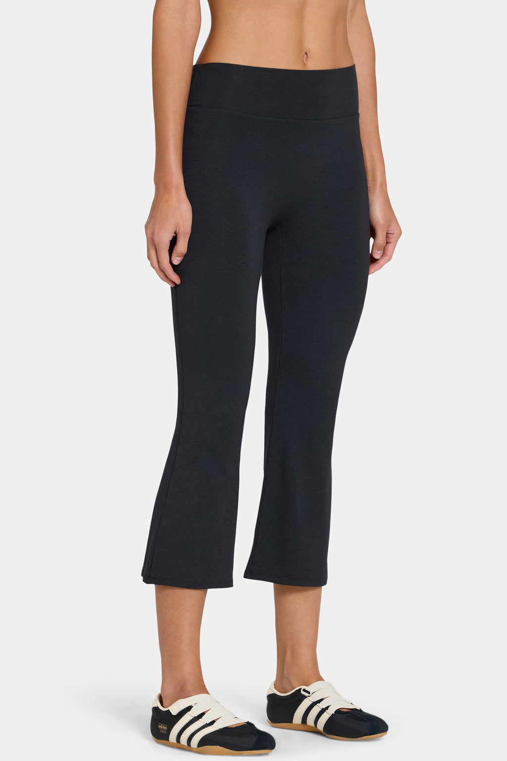 Buttercloud™ Flared Capri Leggings In Black