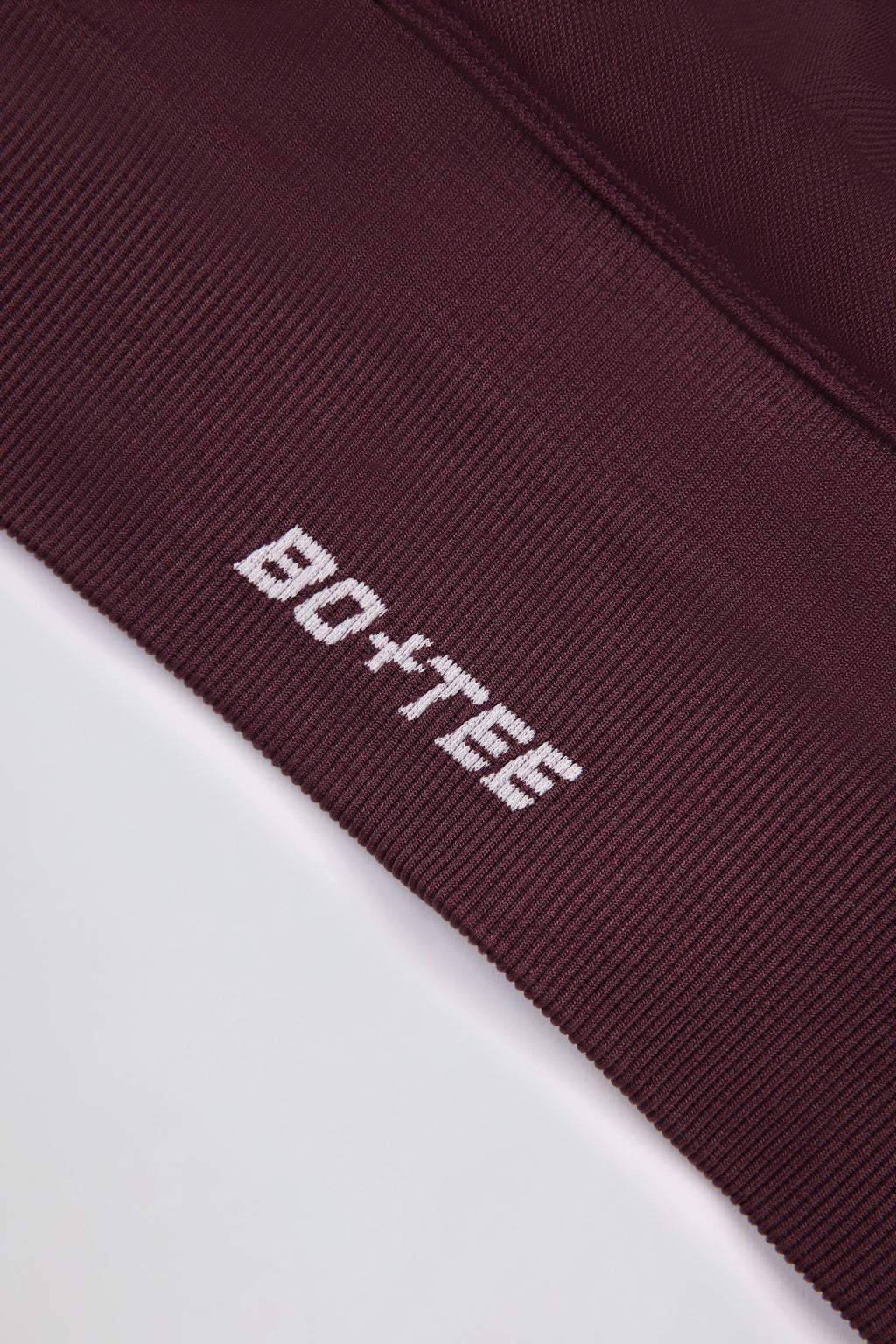 Super Sculpt Seamless Crossback Sports Bra In Burgundy