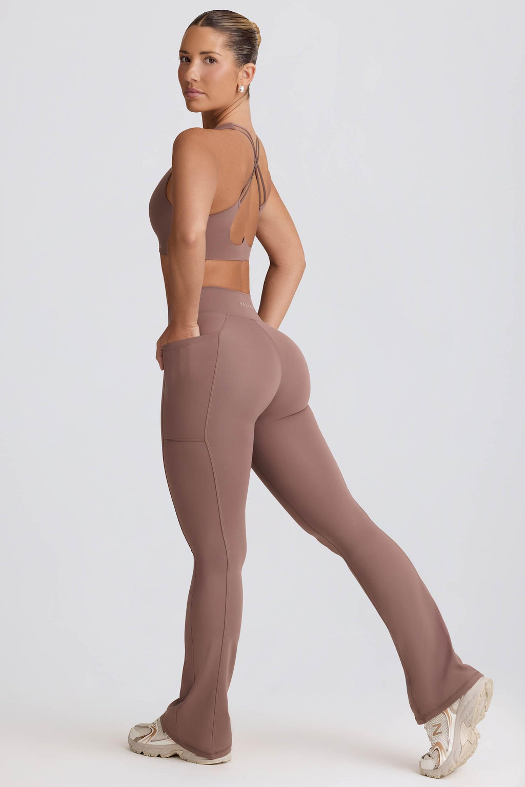 Soft Active V-waist Pocket Flared Leggings In Mocha