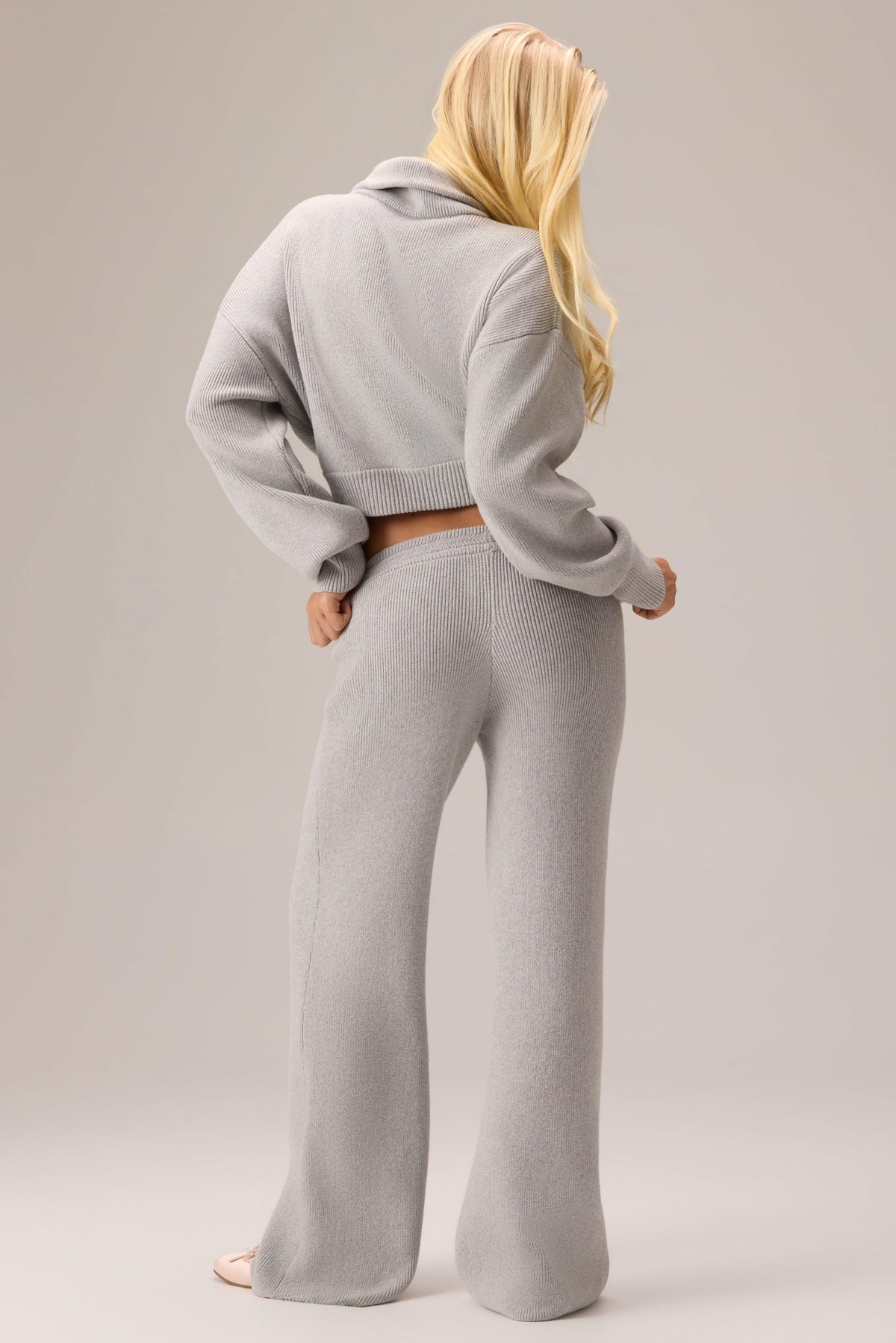 Ribbed Knit Zip-up Sweatshirt In Pebble