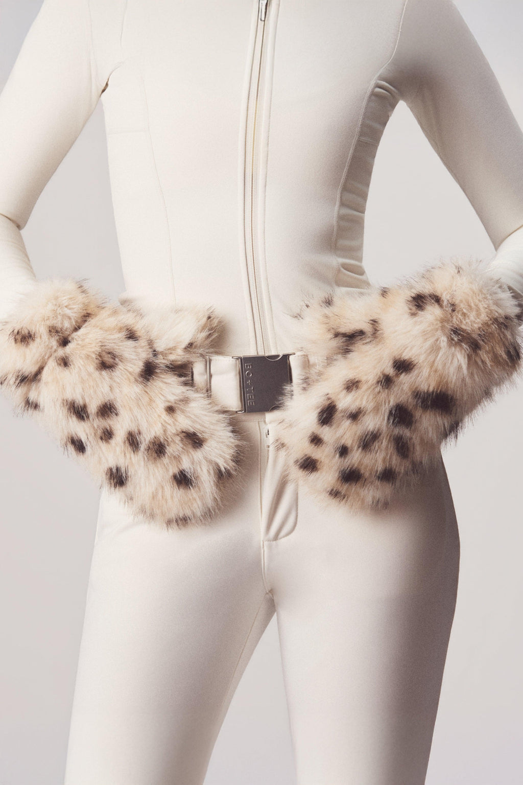 Faux Fur Tote Mitts In Snow Leopard