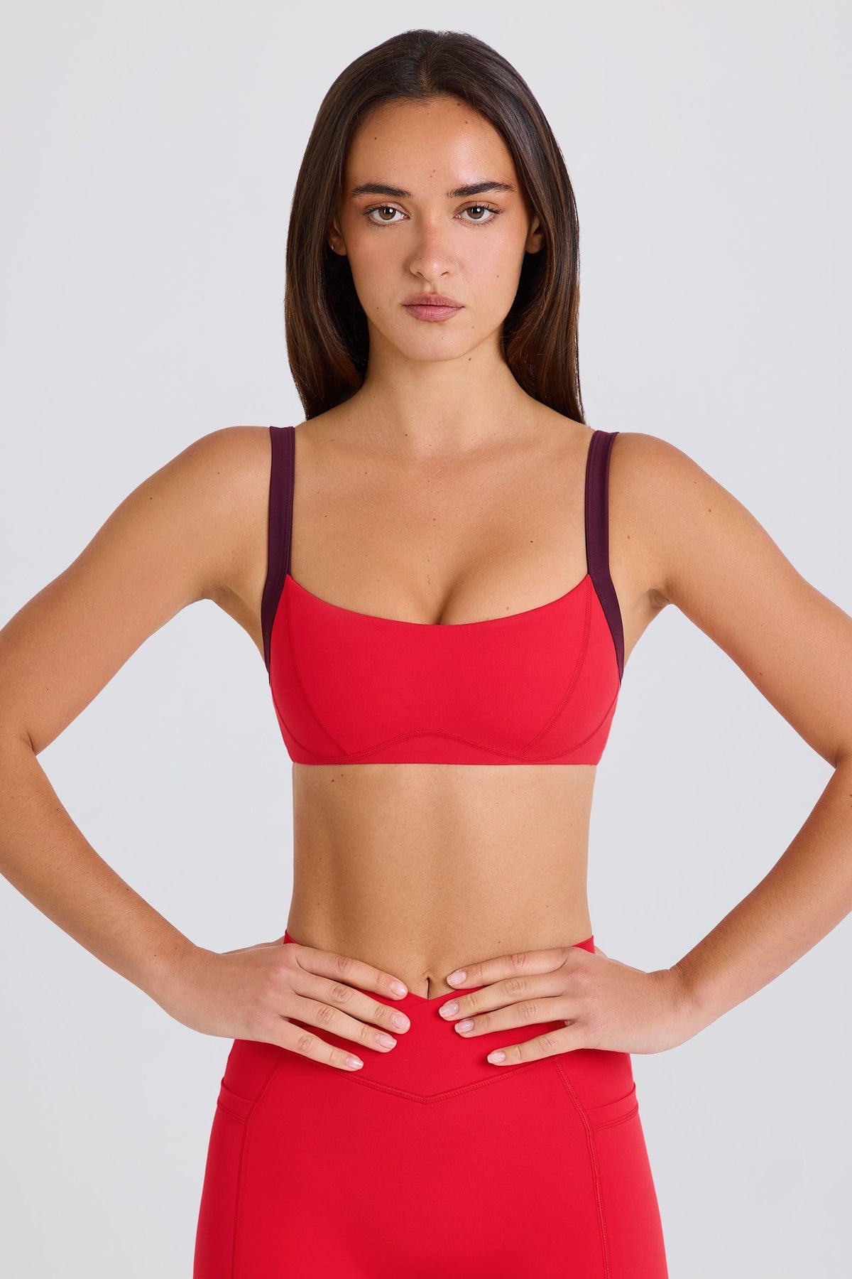 Soft Active Contrast-trim Sports Bra In Strawberry